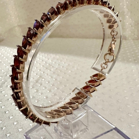 Genuine Red Garnet 18K Rose Gold over Sterling Silver Bracelet! ✨️ - Picture 4 of 8